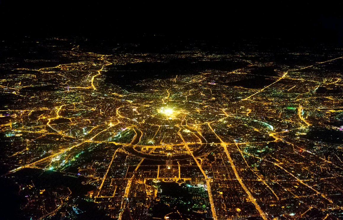 Вот Москва.