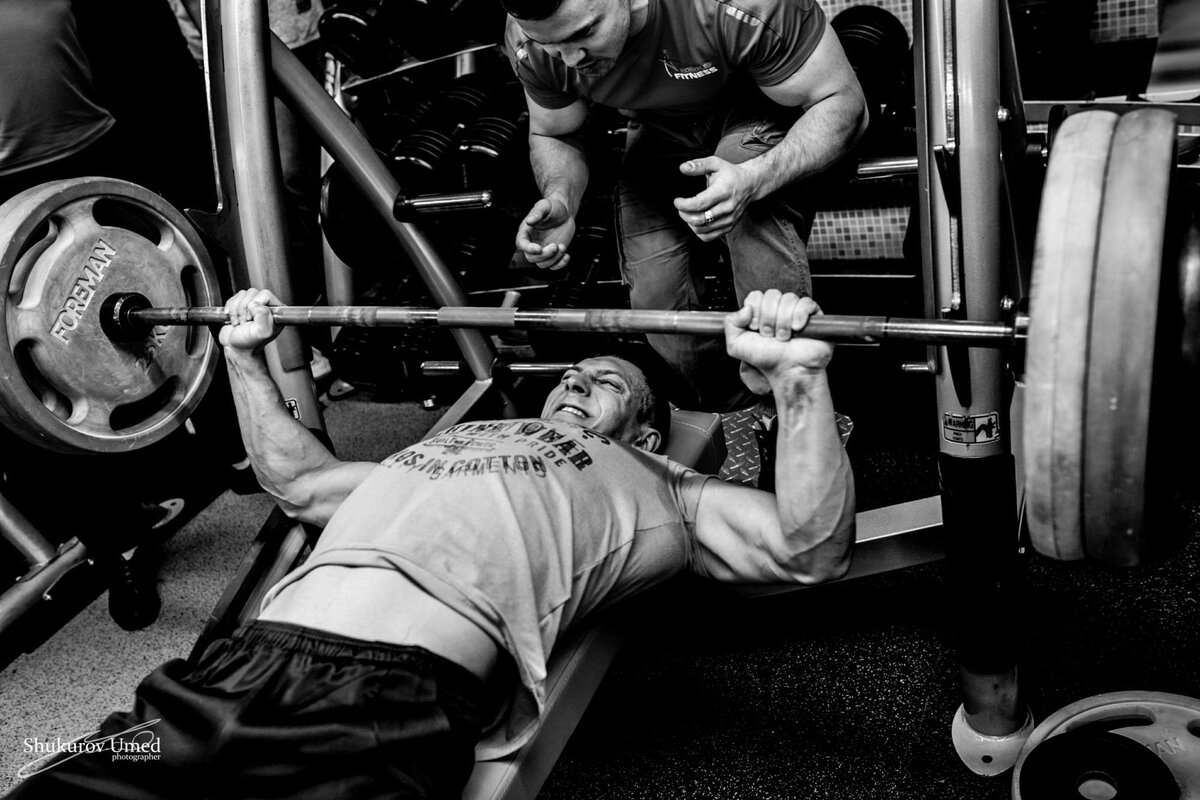 Жим штанги лежа