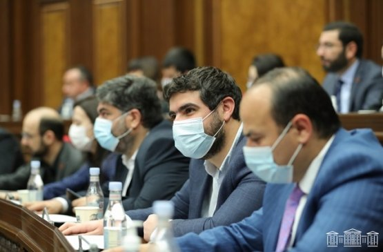 Фото с сайта parlament.md