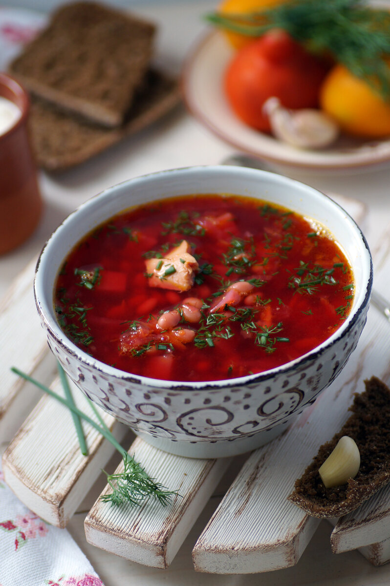 Лёгкий вариант свекольника без мяса с консервированной фасолью в мультиварке