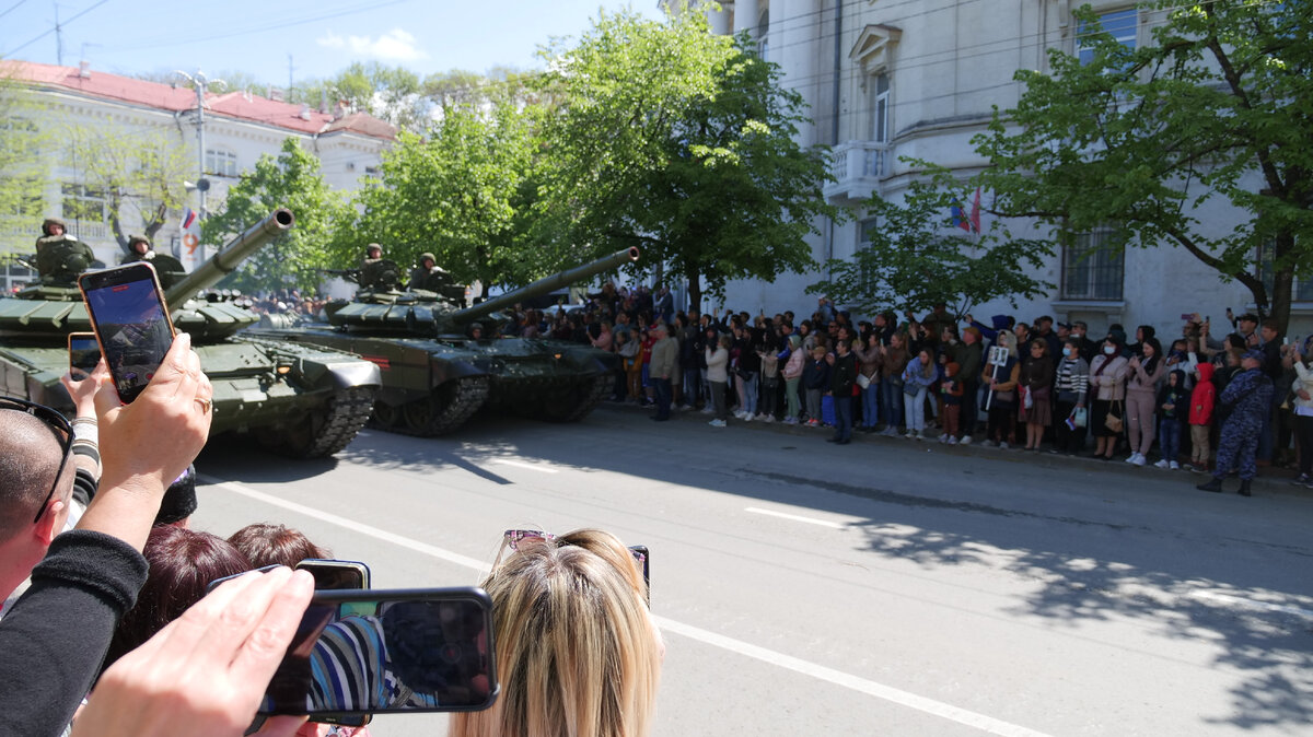 С Праздником Победы! Из Севастополя фото-репортаж от доктора Ушакова |  Клиника щитовидной железы | Дзен