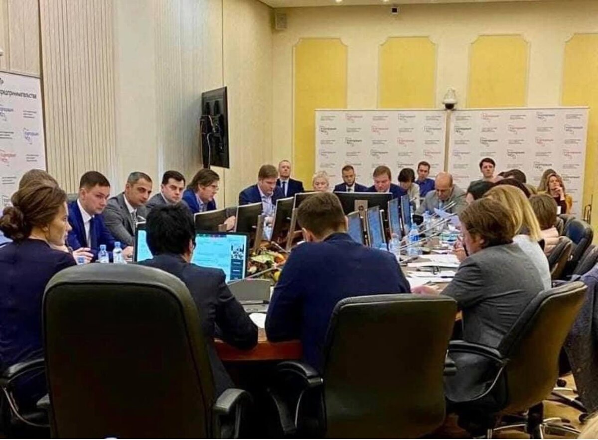 Пробное заседание Экспертного предпринимательского совета, куда зовут предпринимателей из регионов.