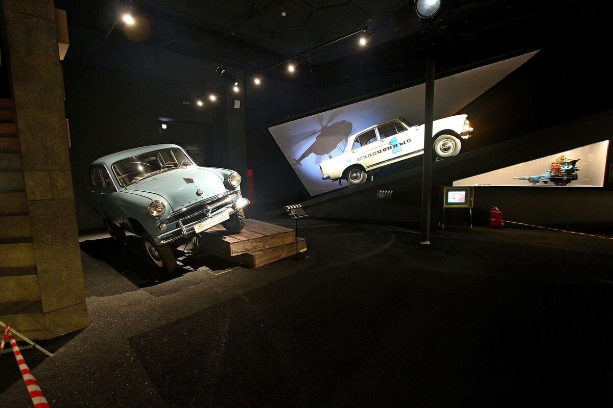 На выставке «Мечта москвича». Источник https://www.drom.ru/info/misc/83971.html (листать вправо).