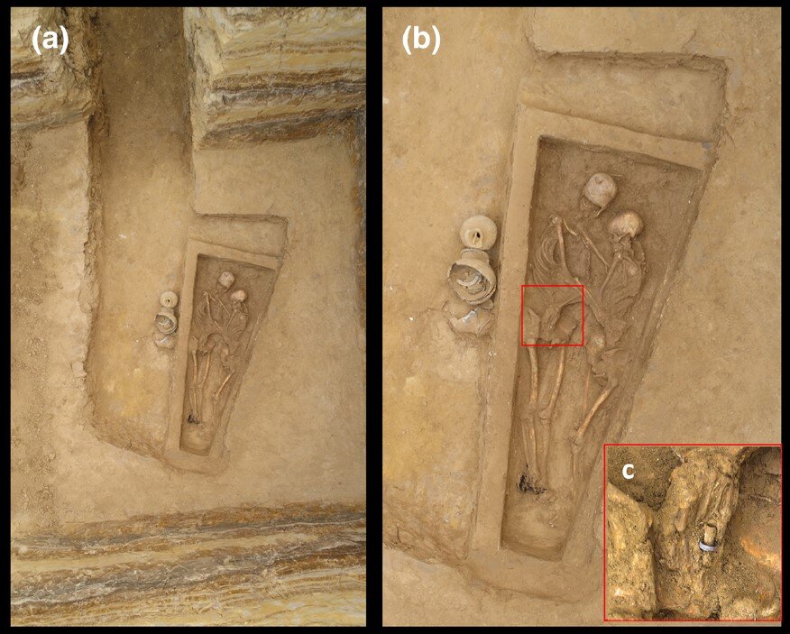 Захоронение пары с кольцом / Zhang et al., 2021