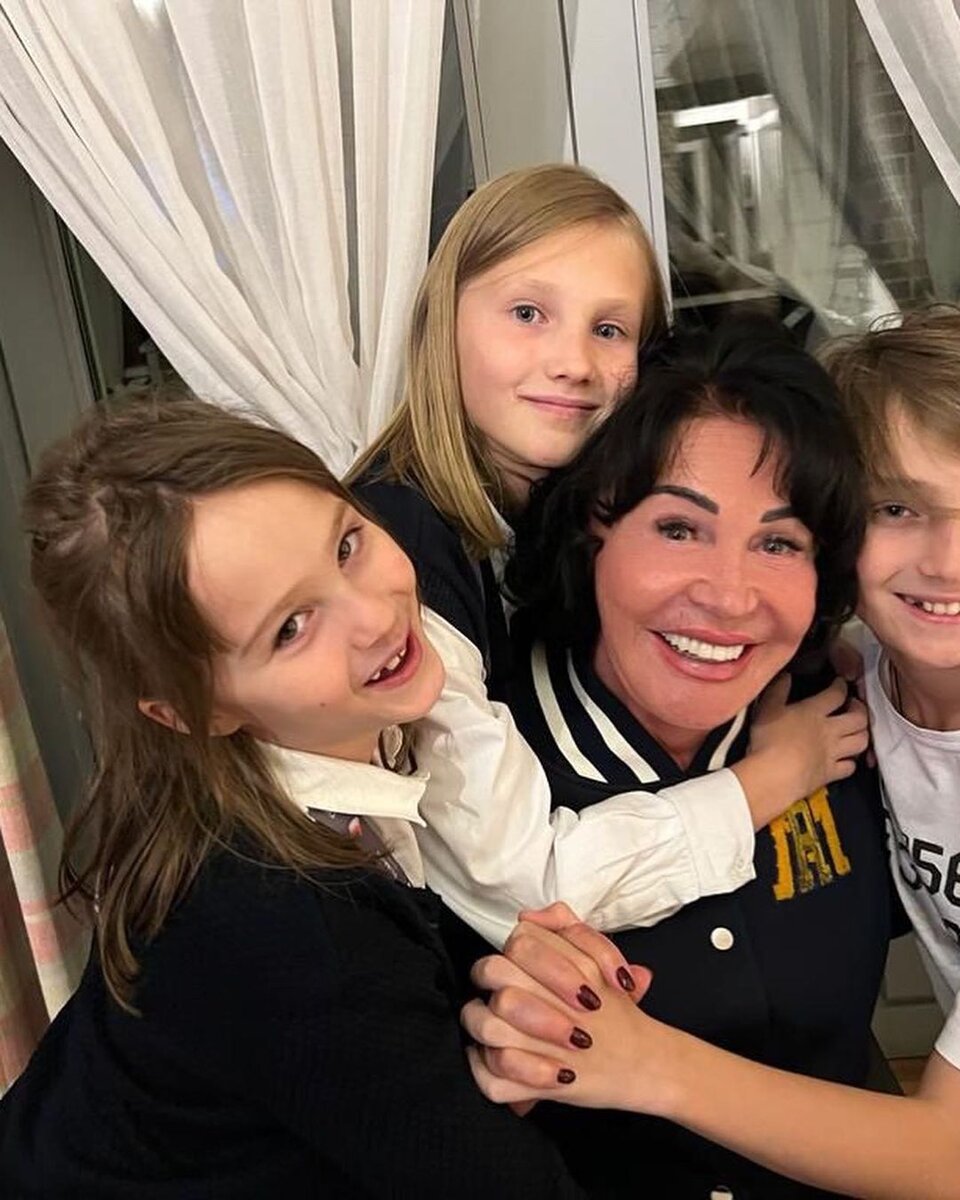 Листайте вправо, чтобы увидеть больше изображений