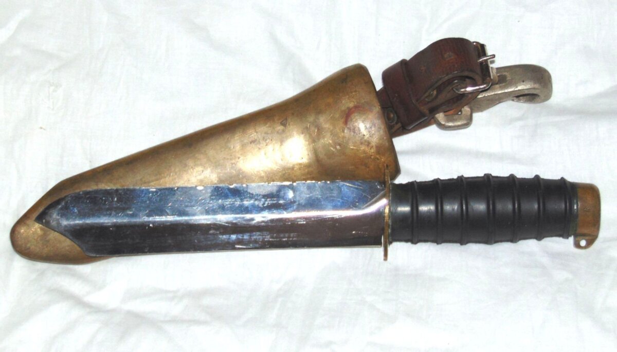 Особенность ножа, латунные ножны