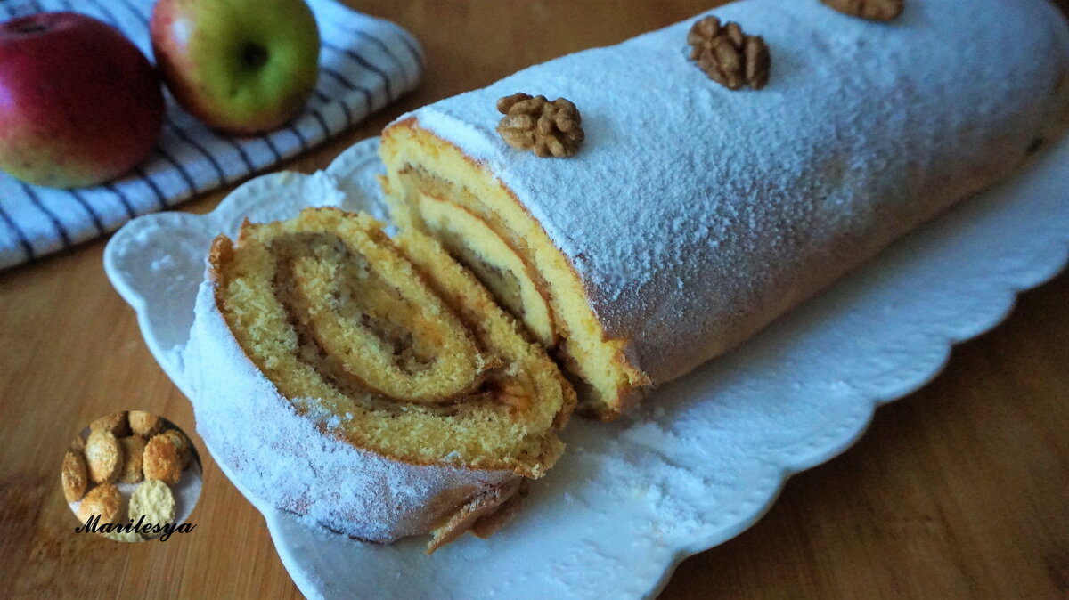 Рулет с яблоками