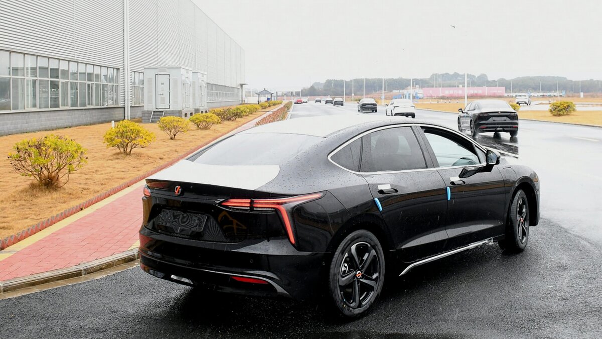 Первая партия Mobilize Limo отправляется в Европу в феврале 2022 года