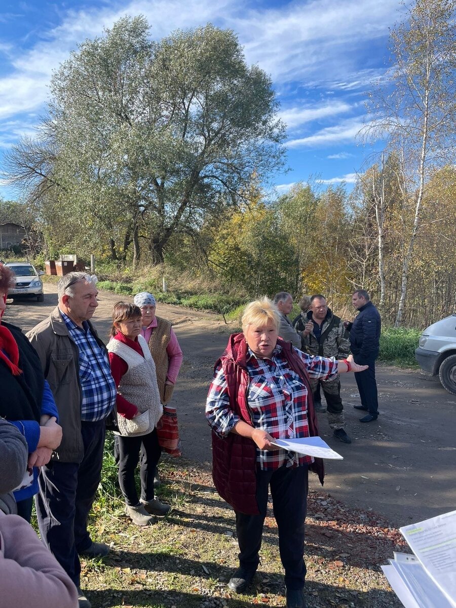 Жители поселка Куровской постоянно встречаются с администрацией  и депутатами, но вопрос не решается.