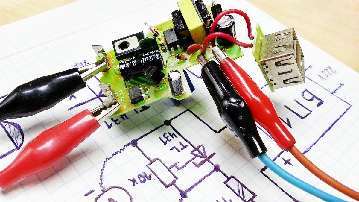 Телефонная зарядка заряжает плохо и долго, что можно сделать, как немного  увеличить выходное напряжение | ЭлектроХобби | Дзен