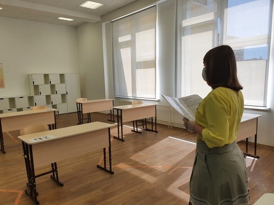     Классы в Воронеже постепенно возвращаются с карантинов  из архива «КП»