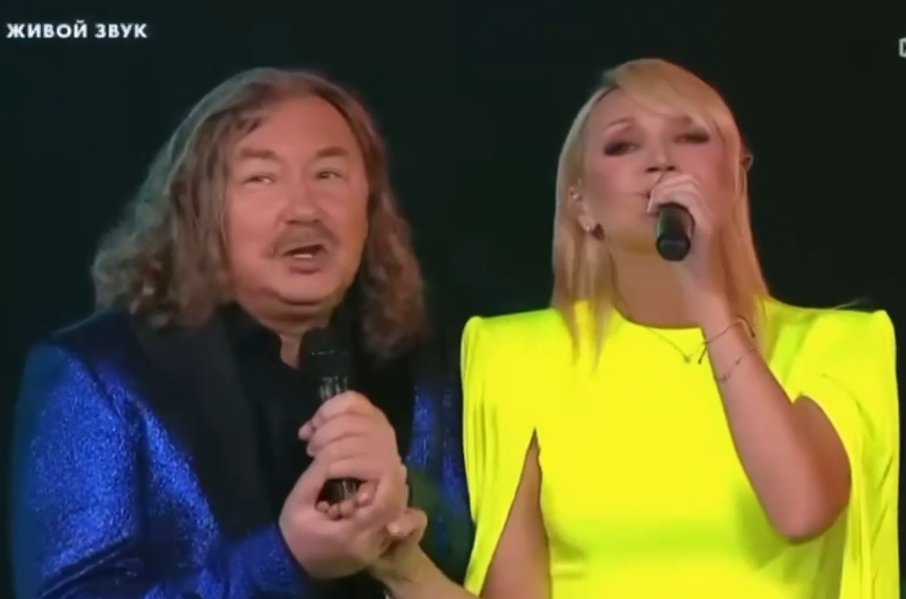 Кристина Орбакайте и Игорь Николаев. Кадр из передачи "Дуэты"