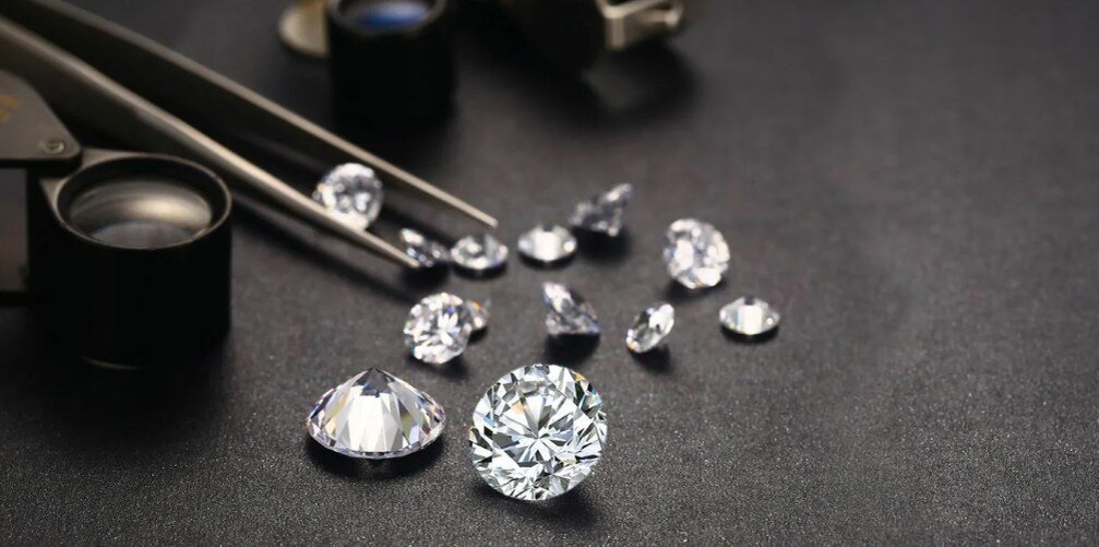 Алмаз до огранки. Selling diamonds. Diamond education. Кому можно обменять алмазы. Ювелирные украшения.