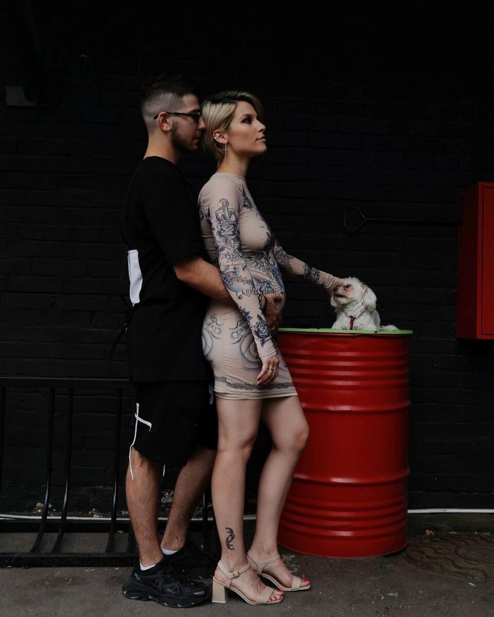    Евдокия с мужем в "беременной" фотосессииСоцсети Георгия Батариели