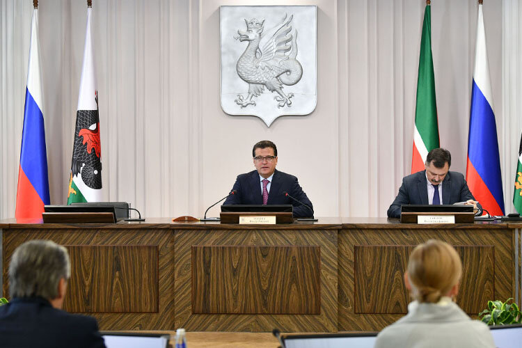    Ильсур Метшин напомнил о планах подготовить отдельную программу развития туризма Казани. Цель — 5 млн туристов ежегодно к 2030 году Фото: metshin.ru