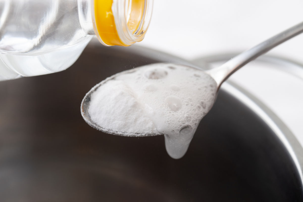 Сода и уксус что будет. Сода пищевая Baking Soda. Пищевая сода и уксус реакция. Сода пищевая гашеная уксусом. Гашение соды уксусом.