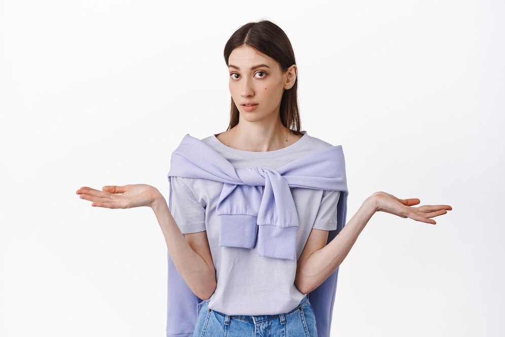 женщина отказывает. девушка говорит нет. женщина отказ. девушка отказывается. девушка отрицает.