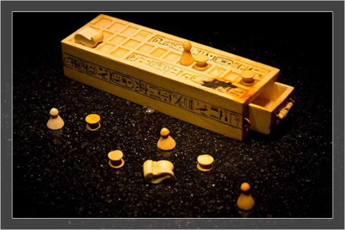 Царская игра Ура, найденная в гробнице Тутанхамона.