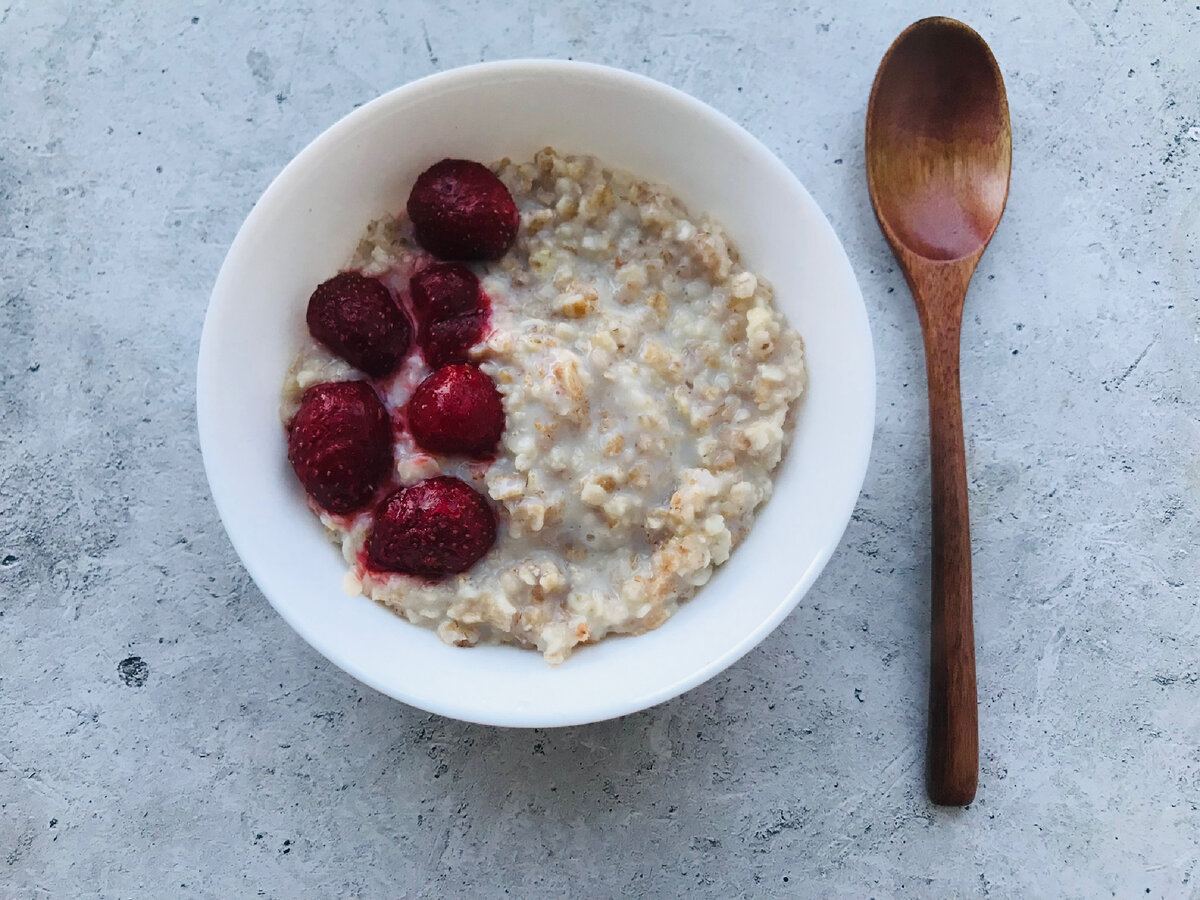 Рецепт полезной овсянки на воде: как вкусно приготовить овсянку. Спорт-Экспресс