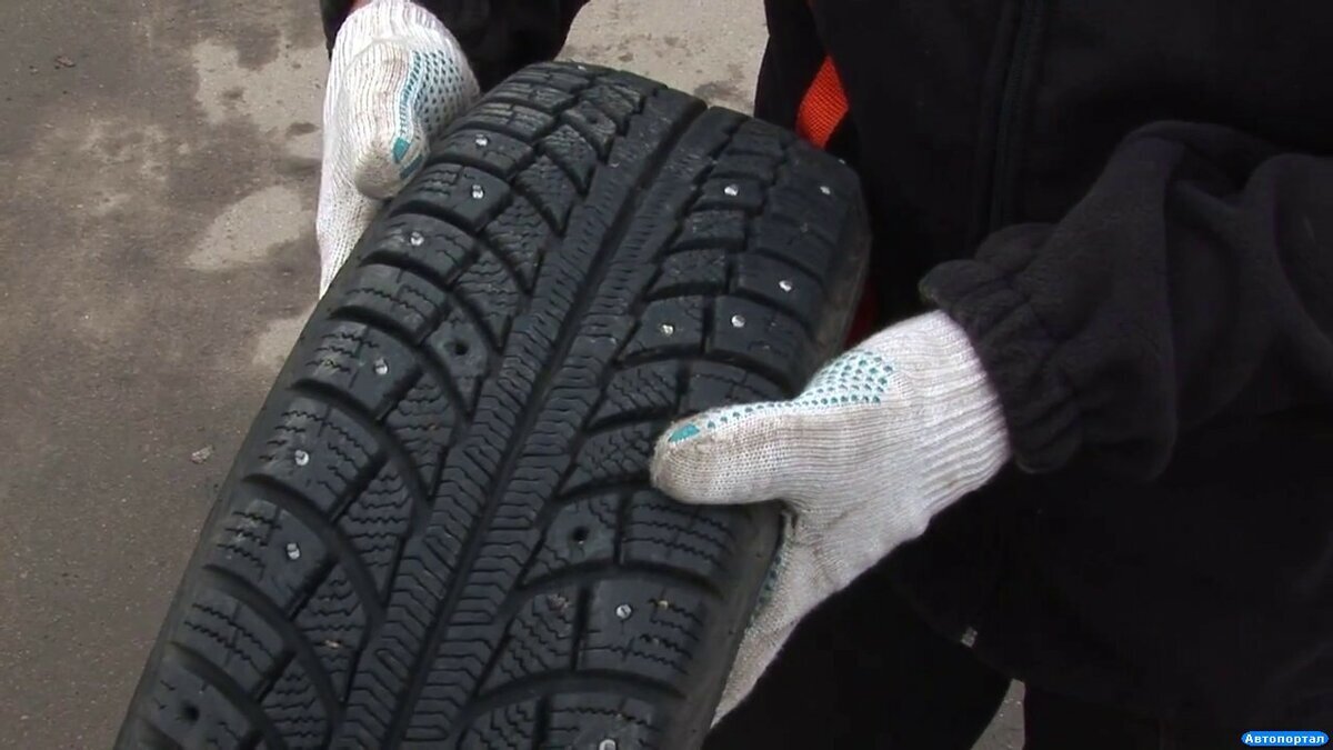 Можно ли ездить на резине, если выпали шипы: степень износа покрышек, общее число шипов