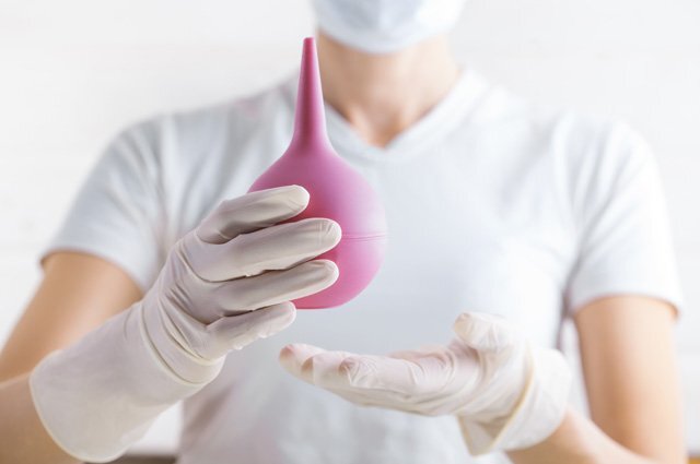    Надо ли делать клизмы для очищения кишечника?