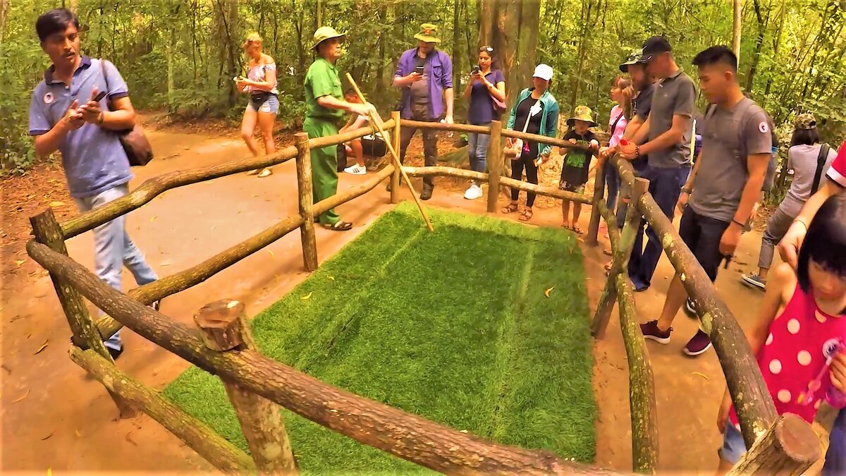 вот так маскировали ловушку, и американские солдаты попадались в нее