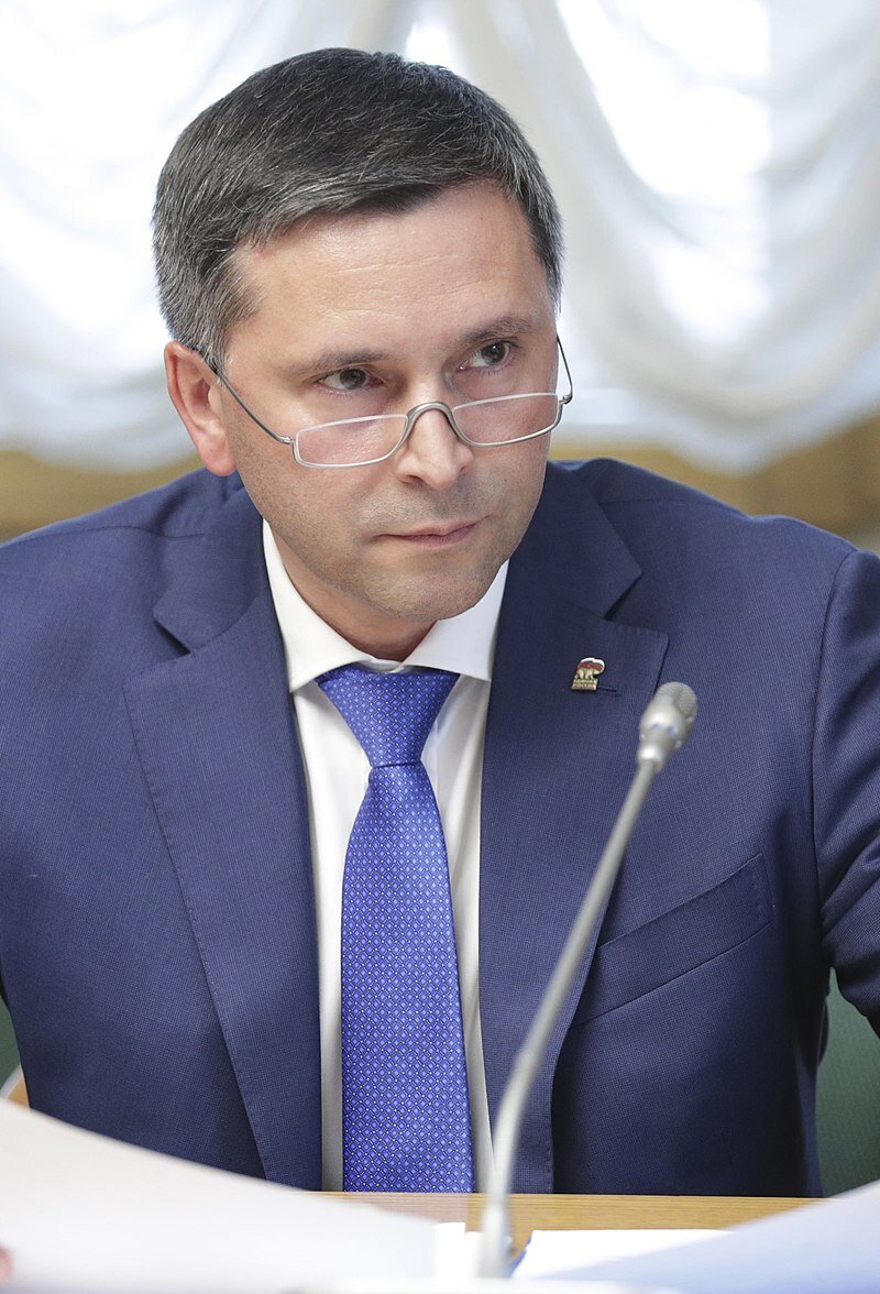 Кобылкин Дмитрий Николаевич — герой одного из предыдущих журналистских расследований (Как ряда других журналистов и блогеров, так и одного из моих)