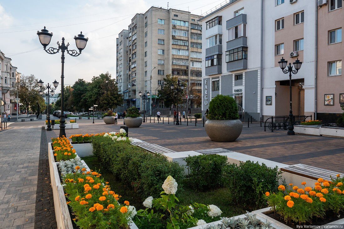 Белгород размер. Центральная улица Белгорода. Белгородская улица Белгород. Центр Белгорода улицы. Белгород благоустройство.