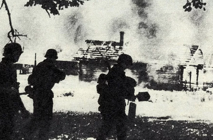 Хатынь 1943. Хатынь 1943. Немцы в советской деревне 1941. Карательная немецкая операция. Карательные операции беларусь.