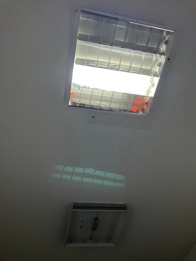    В палатах и душевых очень плохое освещение