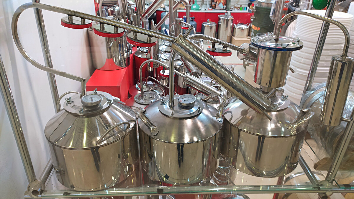 Вот такие приспособления для изготовления спирта нашёл на "Мире"