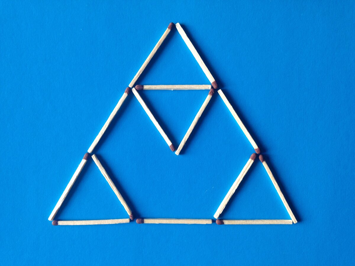 Из 9 треугольников 1. Треугольник из спичек. Треугольники из 9 палочек. 2 Треугольника из 5 палочек. 3 Треугольника из спичек.