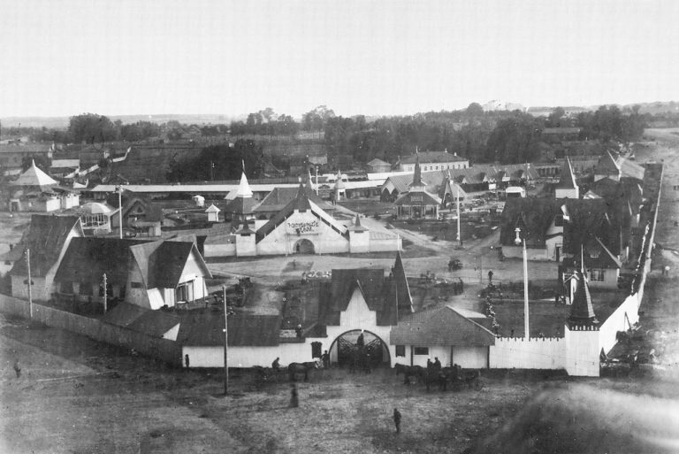 Кустарная выставка на Молоховской площади. 1912