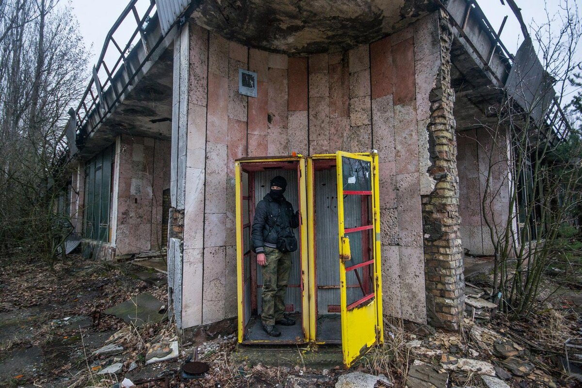 Телефонная будка Чернобыль Аля и Паша