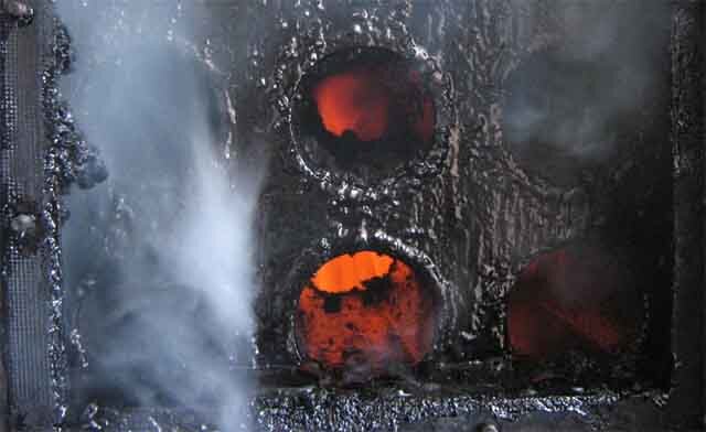    Не установлен подмес, котел работает в тлеющем режиме 