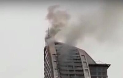 Здание представляет собой 130-метровую башню, являющуюся одним из пяти высочайших зданий Азербайджана