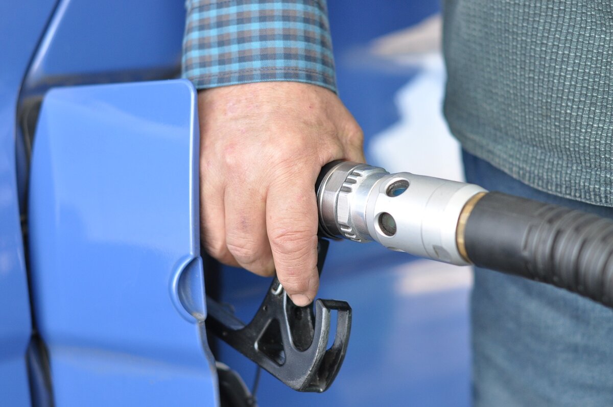      Здравствуйте! Во время взлетевших цен на бензин и солярку, мои советы помогут вам сэкономить топливо в пути.