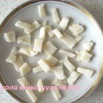1. Шпик порезать маленькими кубиками.