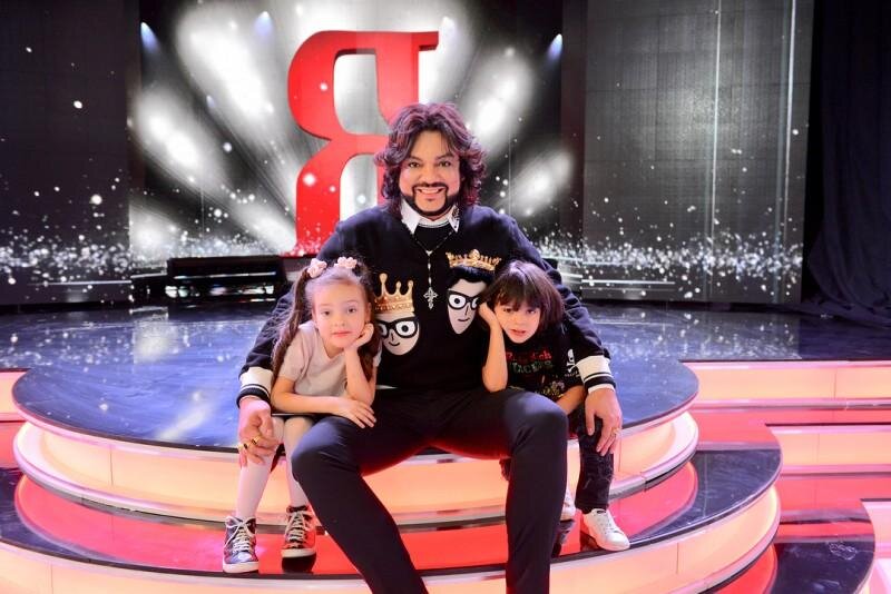 Звездные папы выкладывают в Instagram фото с любимыми чадами. Они как будто говорят миру: мы — обычные люди, и ничто человеческое нам не чуждо.

