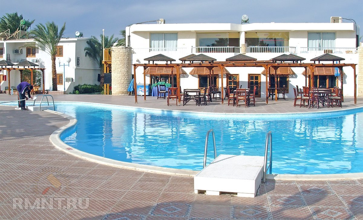 Отели  Турции, Хорватии и Болгарии уже ждут счастливых отдыхающих,  «вырвавшихся» из шумного города. А вот родная квартира остаётся пустой,  поэтому, чтобы лёжа на пляже не переживать — «Как там наши краны,  цветочки, холодильник…», нужно составить план необходимых действий,  которые следует сделать перед отъездом