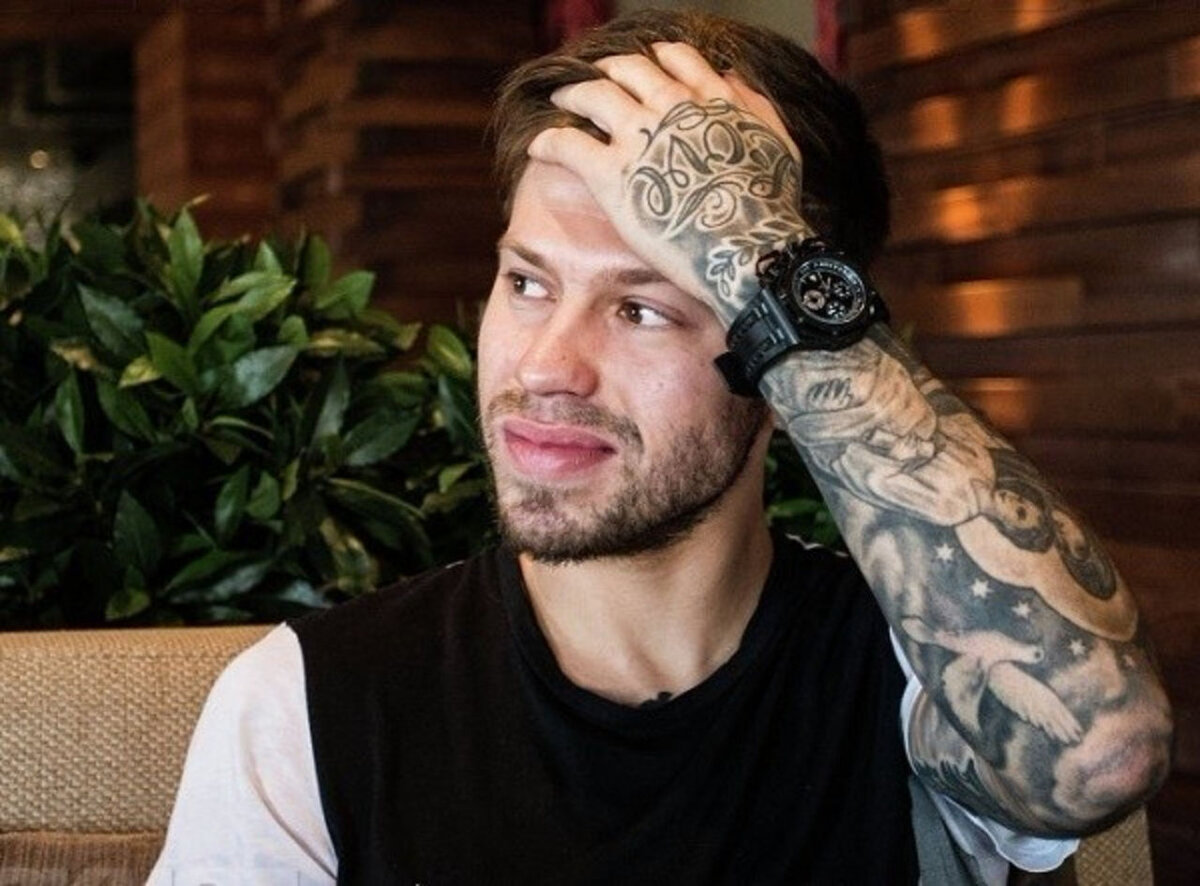 Smolov sky rmx. Фёдор смолов локомотив. Smolov sky rmx. Татуировки федора смолова. Смолов футболист локомотив.