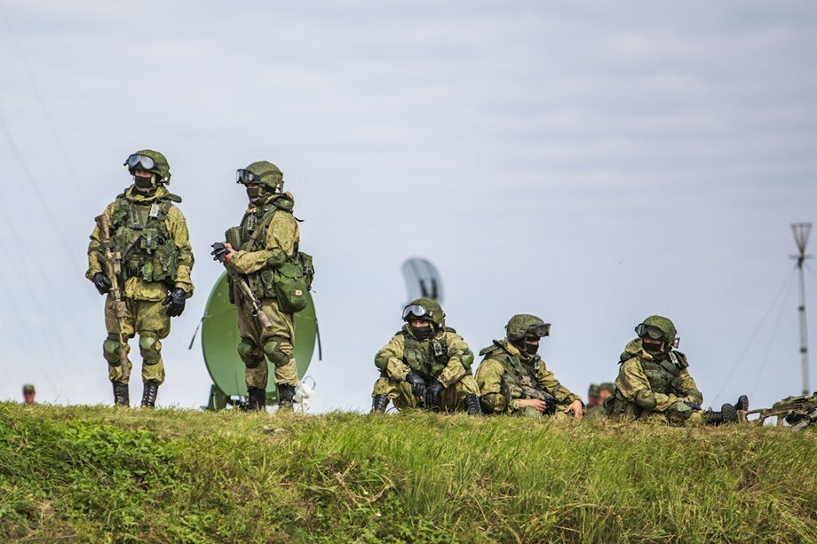 Современная экипировка российских военных "Ратник". 