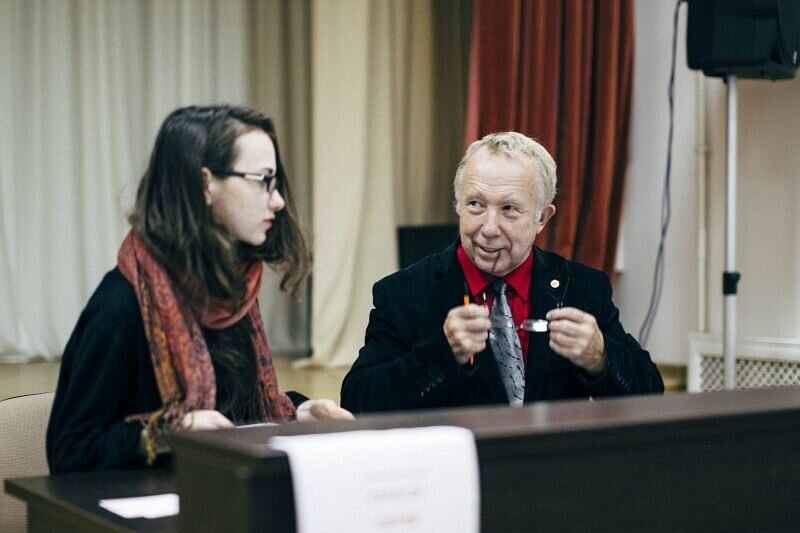 Это я случайно переехала в Питер и сдаю экзамен на фотофакультет. Экзамен принимает Павел Маркин