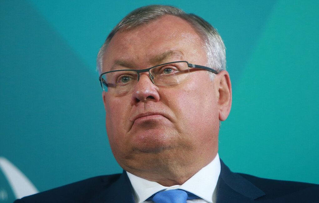 Один из инициаторов дедолларизации - Глава ВТБ Андрей Костин