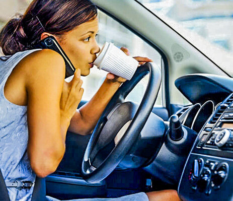 Как сидеть за рулем не правильно