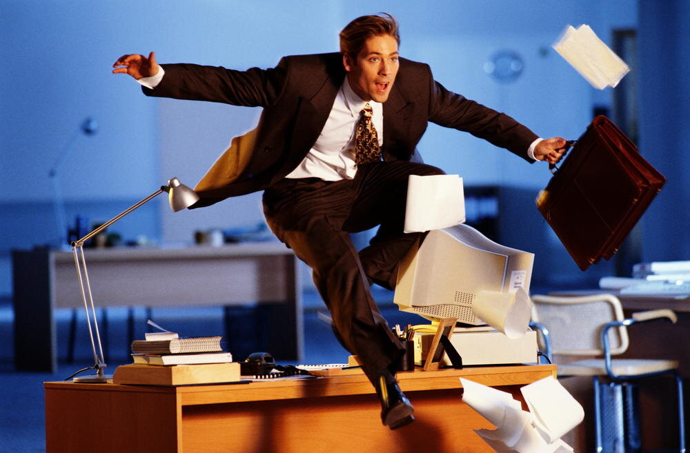 (адрес: http://vnmanpower.com/images/blog/2016/10/12/original/leave-your-office-on-time_1476258719.jpeg)