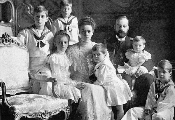 Ксения Александровна и Александр Михайлович с детьми