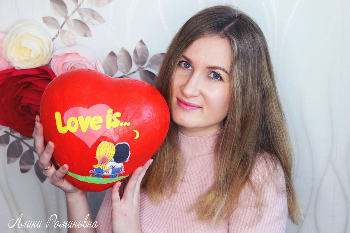 Декоративная подушка Love is...