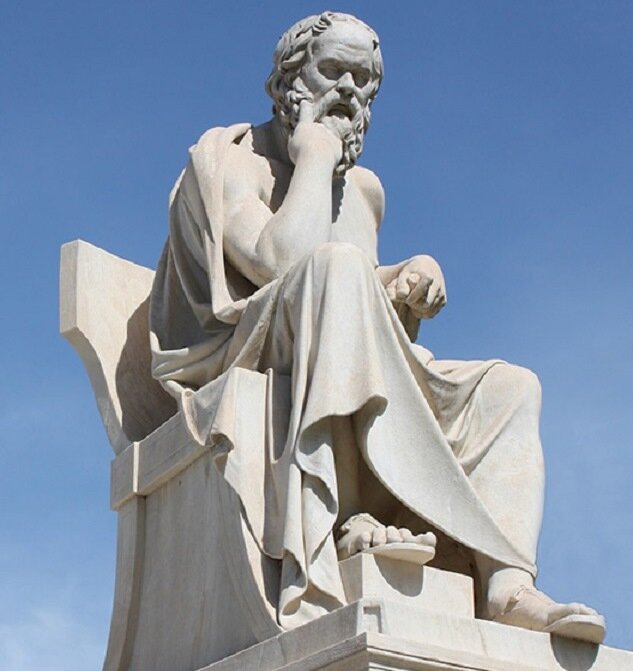 К слову Сократ обладал недюжинной физической силой, но никогда ее не применял.   