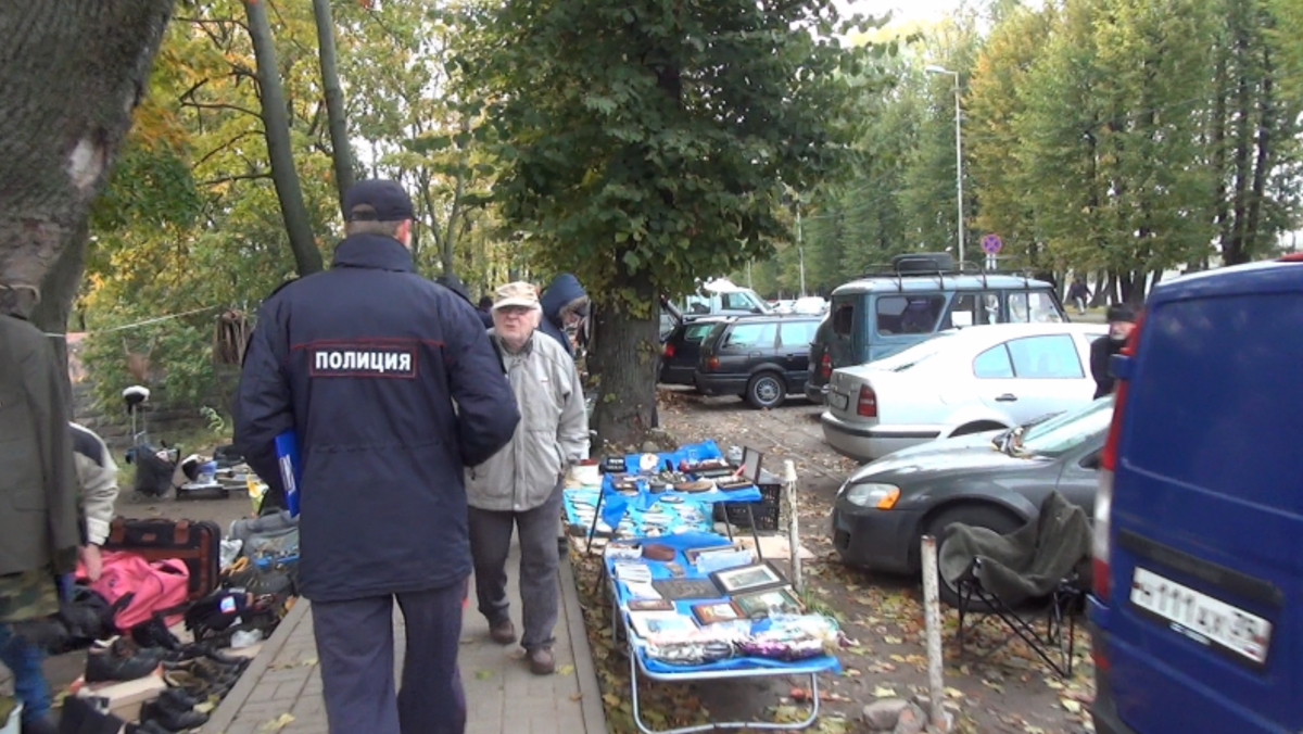 Блошиный рынок калининград. Блошиный рынок в Калининграде. Калининград блошиный рынок у центрального рынка. Центральный рынок Калининград. Блошиный рынок Калининград 2023.